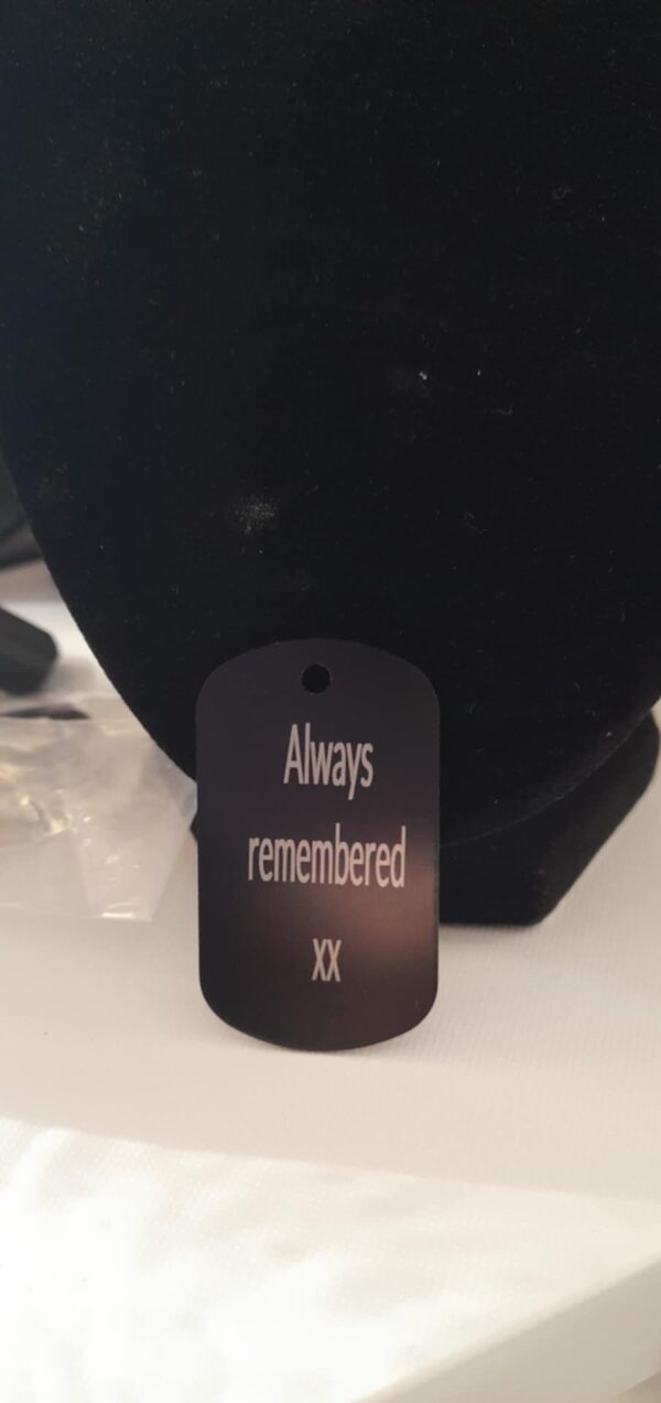 Laser engraving on black aluminium keychain - Image 2